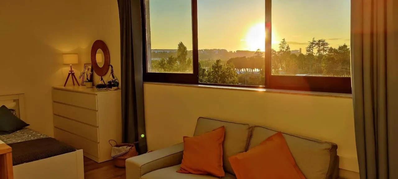 Stylish And Elegant Studio - Best View And Location In Coimbra Downton 0*,  Portugal
